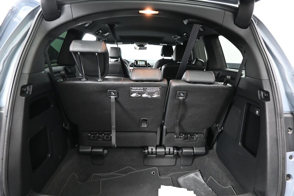 Used 2025 Honda Odyssey Sport-L image 18