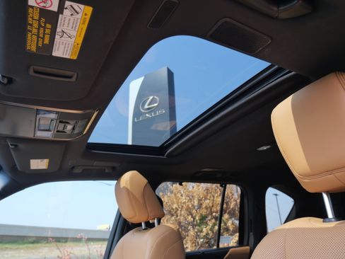 Certified 2024 Lexus LX 600 4WD w/ Luxury Package image 21