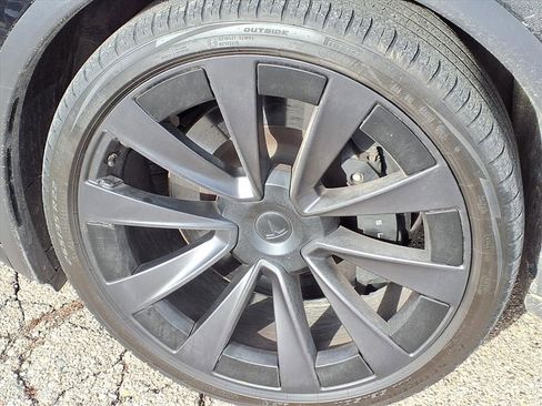 Used 2022 Tesla Model X Plaid image 9