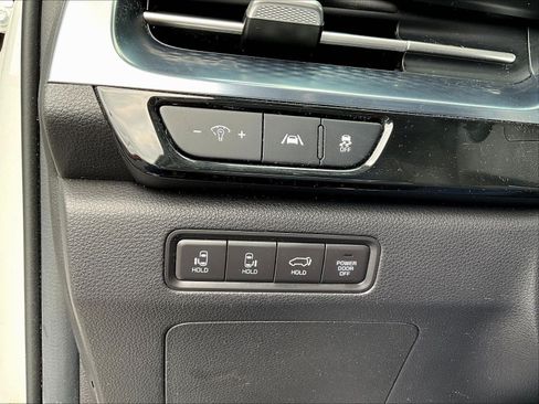 Used 2024 Kia Carnival SX Prestige FWD image 15