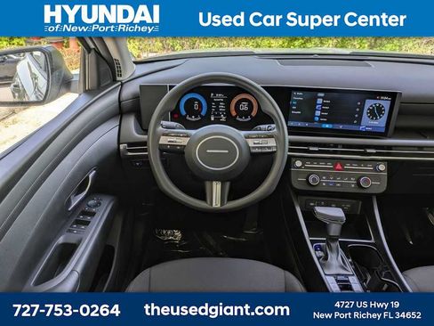Used 2025 Hyundai Tucson SE FWD image 17