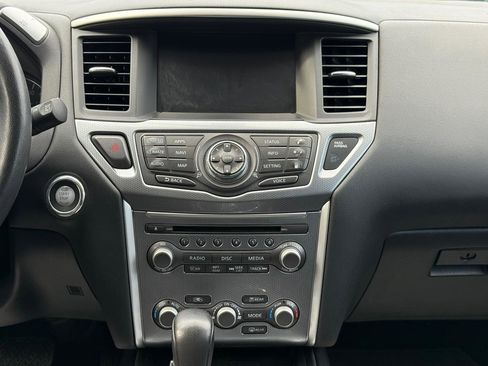 Used 2018 Nissan Pathfinder SL w/ Midnight Edition Package FWD image 17