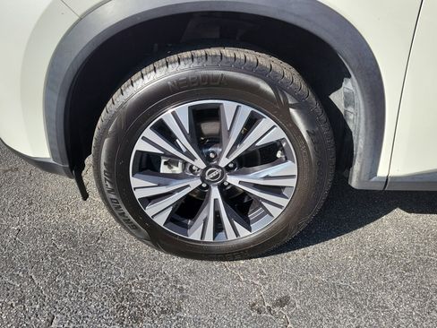 Certified 2023 Nissan Rogue SV FWD image 4