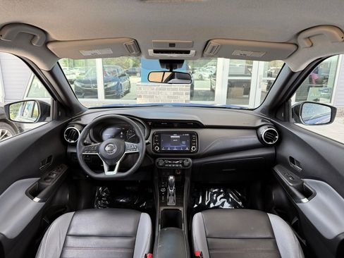 Used 2021 Nissan Kicks SR w/ SR Premium Package FWD image 28