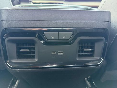 Used 2023 GMC Sierra 1500 AT4 w/ AT4 Preferred Package AWD/4WD image 15