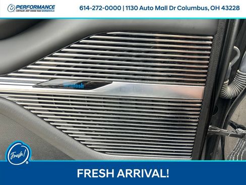 Used 2023 Jeep Grand Wagoneer Series III AWD/4WD image 21
