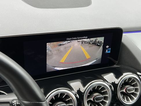 Certified 2022 Mercedes-Benz GLA 250 4MATIC image 17