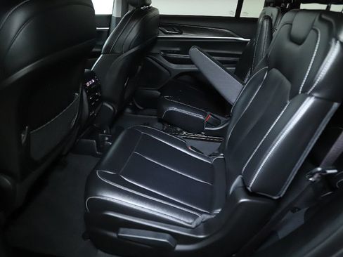 Used 2023 Jeep Grand Cherokee L Limited AWD/4WD image 15