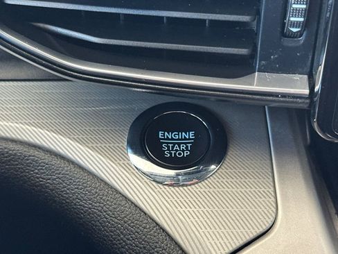 Used 2022 Ford Explorer XLT w/ Equipment Group 202A image 27