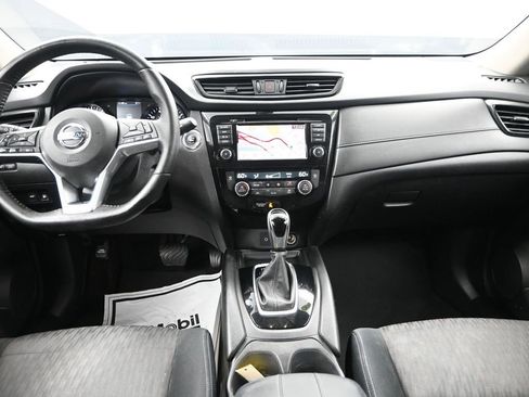 Used 2018 Nissan Rogue SV w/ Premium Package image 31