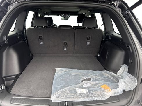 New 2026 Jeep Grand Cherokee Limited w/ Limited Altitude Package image 11