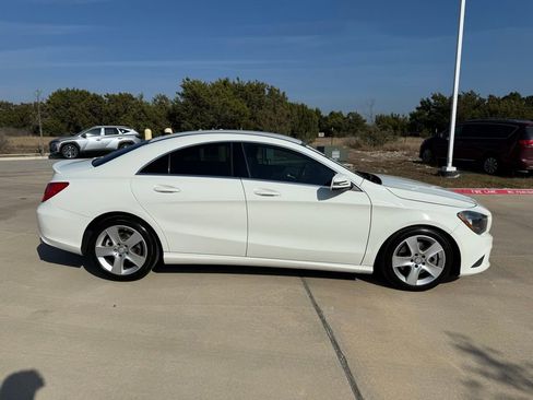 Used 2015 Mercedes-Benz CLA 250 image 4