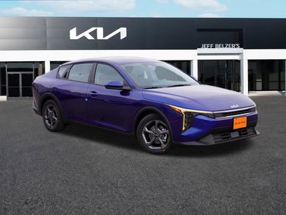 New 2025 Kia K4 LXS
