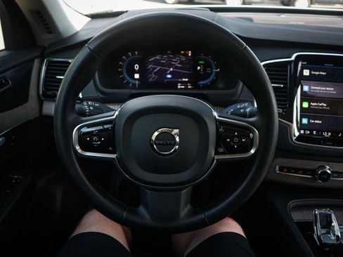 Used 2023 Volvo XC90 T8 Ultimate w/ Protection Package Premier image 18