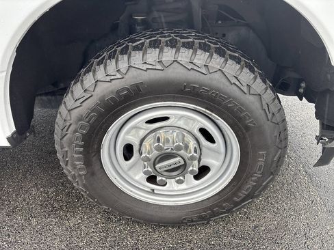 Used 2021 Ford F250 XL w/ Power Equipment Group RWD image 21