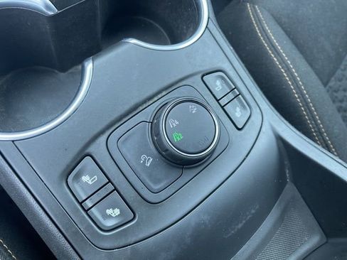 Used 2019 GMC Terrain SLE image 33