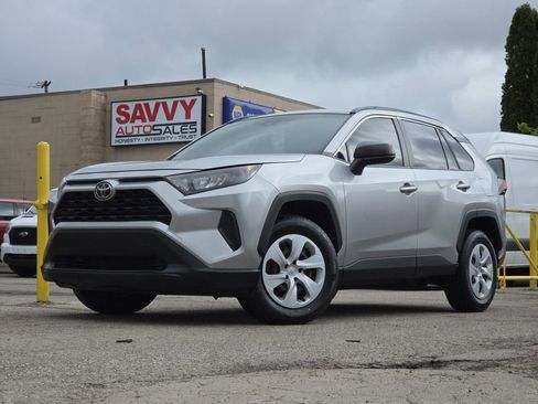 Used 2019 Toyota RAV4 LE w/ All Weather Liner Package FWD image 2