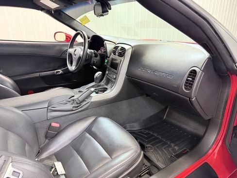 Used 2006 Chevrolet Corvette Coupe w/ Preferred Equipment Group RWD image 19