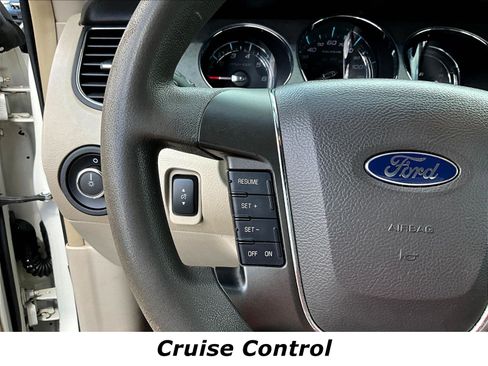 Used 2012 Ford Taurus SE FWD image 11