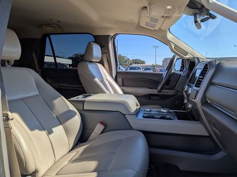 Used 2021 Ford Expedition XLT image 32