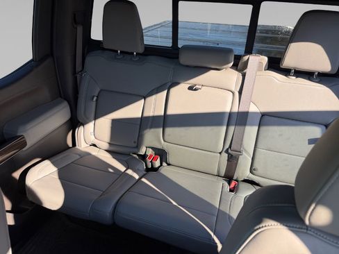 Used 2021 Chevrolet Silverado 1500 LT w/ Z71 Off-Road Package image 13