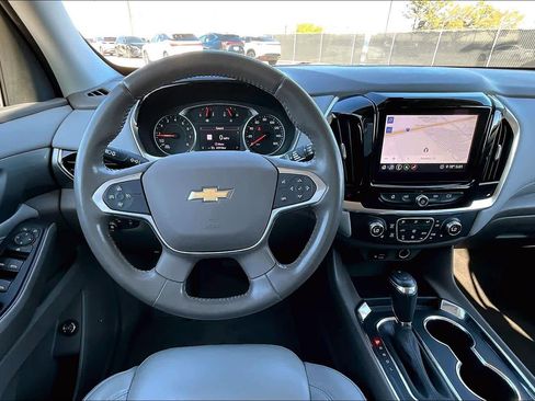 Used 2020 Chevrolet Traverse LT w/ LT Premium Package image 5