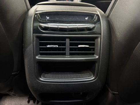 Certified 2019 Cadillac XT5 Platinum image 22