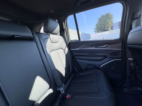 New 2026 Jeep Grand Cherokee Limited w/ Limited Altitude Package image 22