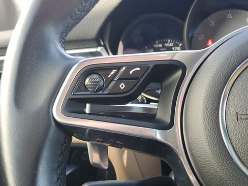 Used 2019 Porsche Macan S image 23