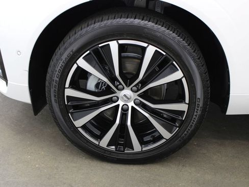Used 2024 Volvo XC60 B5 Plus w/ Protection Package Premier AWD/4WD image 31