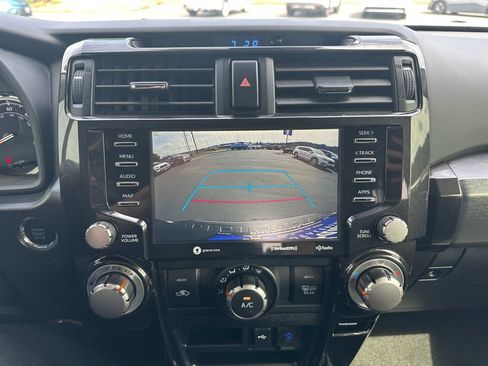 Used 2022 Toyota 4Runner TRD Off-Road Premium AWD/4WD image 16