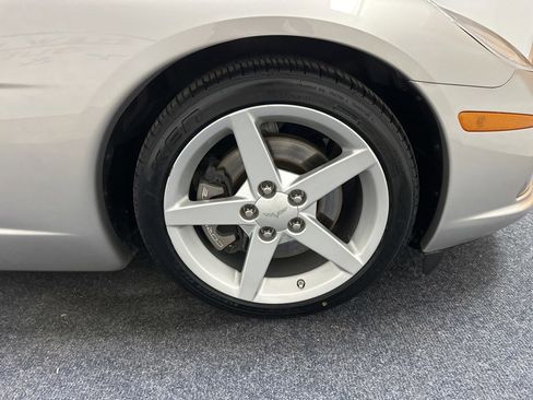 Used 2005 Chevrolet Corvette Coupe w/ Preferred Equipment Group RWD image 23
