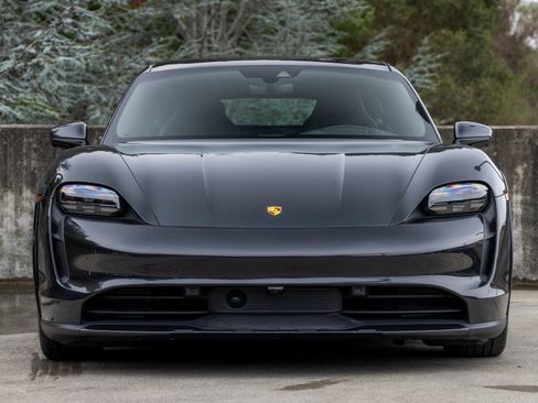 Certified 2023 Porsche Taycan 4 Cross Turismo image 8