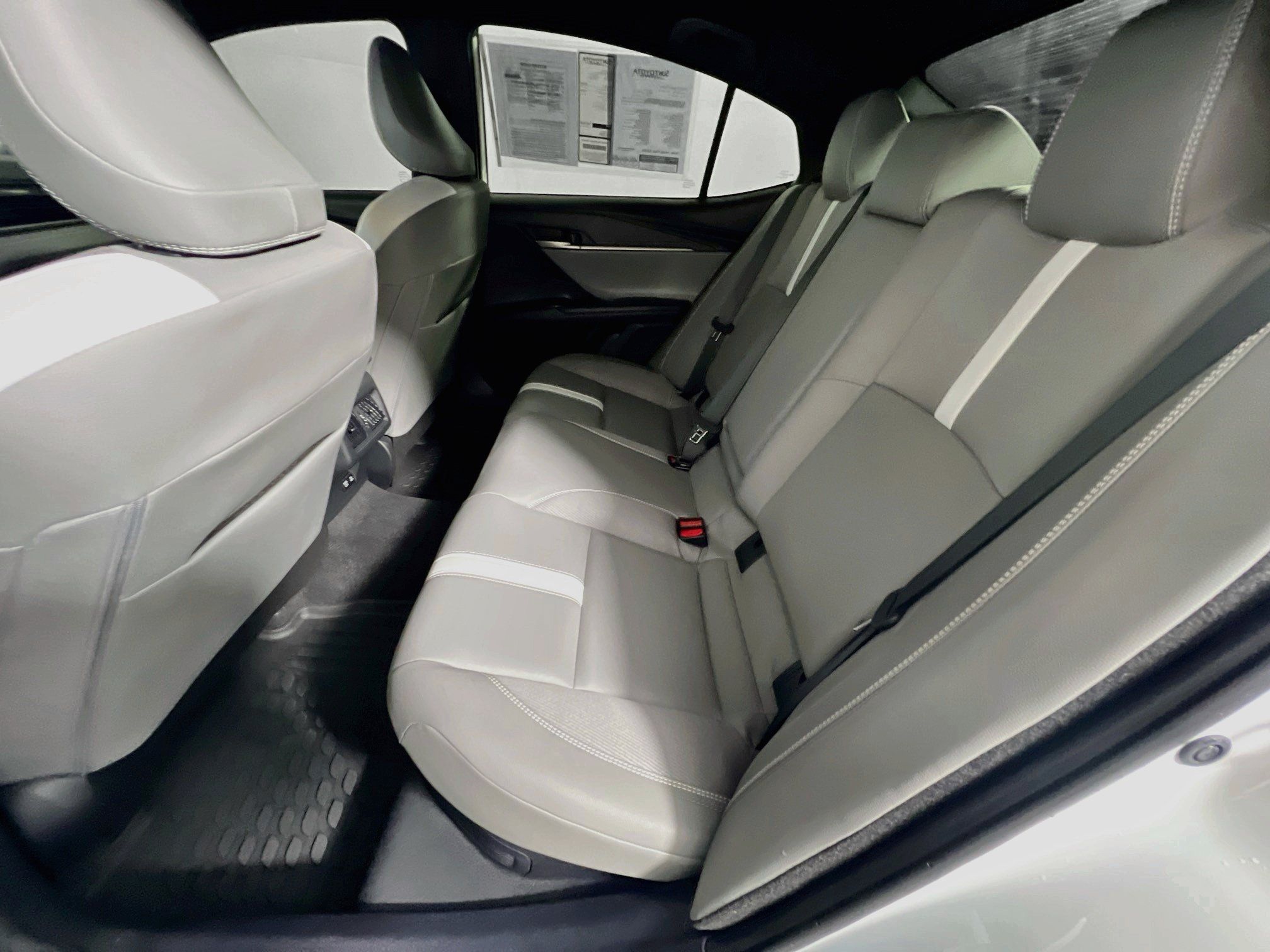 Used 2025 Toyota Camry SE FWD image 28