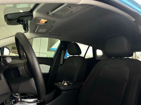 Used 2025 Chevrolet Trax LT w/ Driver Confidence Package image 15