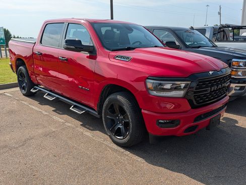 Used 2023 RAM 1500 Big Horn AWD/4WD image 3