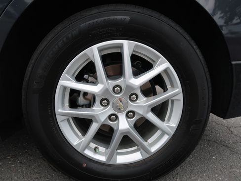 Used 2023 Chevrolet Equinox LT FWD image 13