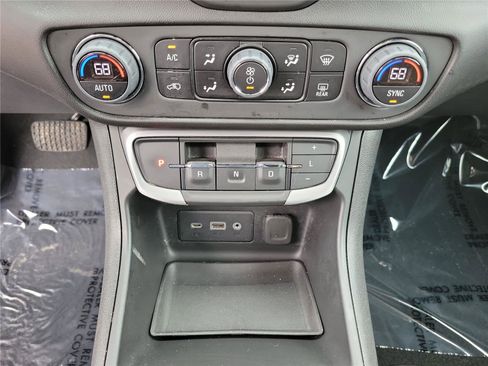 Used 2023 GMC Terrain SLE w/ Driver Convenience Package FWD image 29