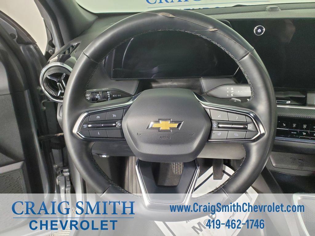 Used 2025 Chevrolet Equinox LT FWD image 17
