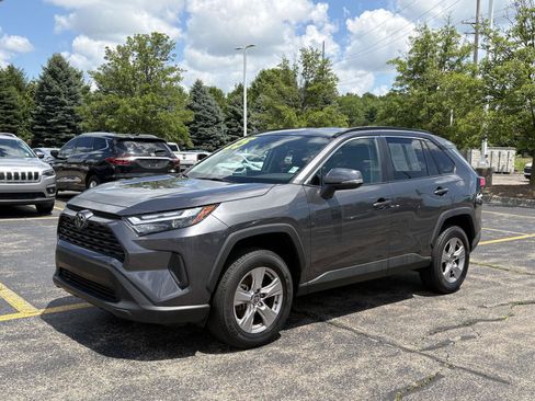 Used 2025 Toyota RAV4 XLE AWD/4WD image 3