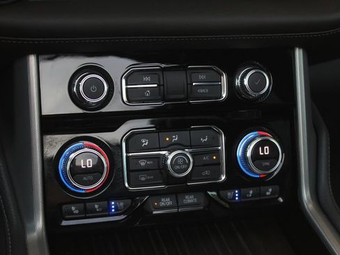 Used 2021 GMC Yukon XL Denali w/ Denali Premium Package RWD image 20