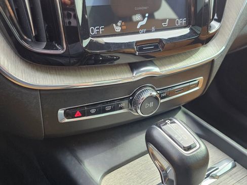 Used 2018 Volvo XC60 T6 Inscription w/ Convenience Package image 34