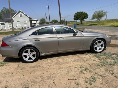 Used 2006 Mercedes-Benz CLS 500 image 4
