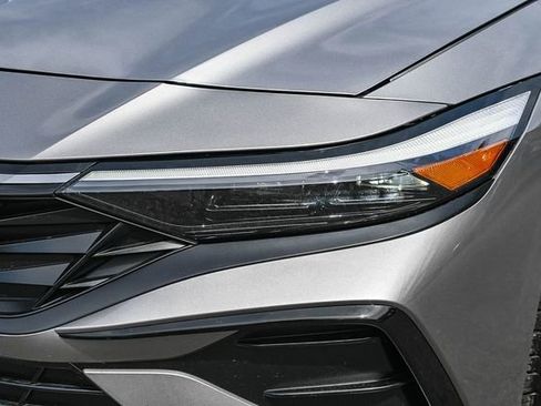 Certified 2025 Hyundai Elantra SEL image 12