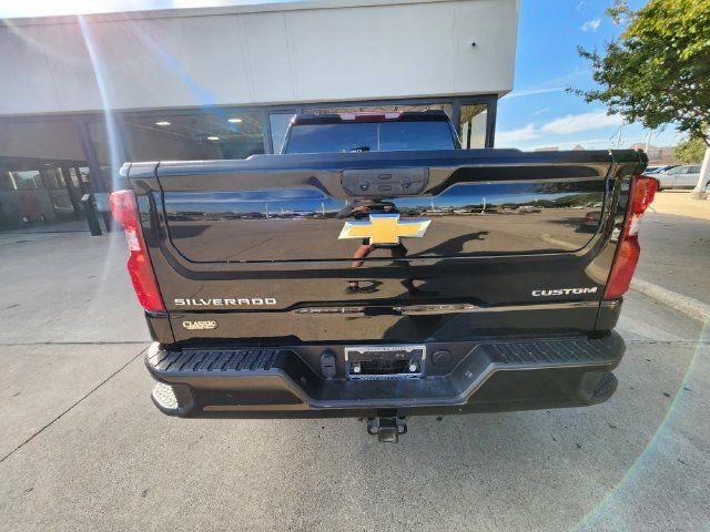 Used 2025 Chevrolet Silverado 1500 Custom RWD image 5