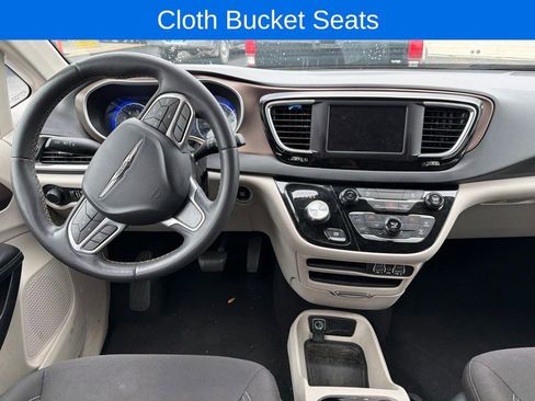 Used 2023 Chrysler Voyager LX FWD image 12