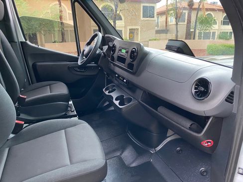Used 2025 Mercedes-Benz Sprinter 2500 image 47