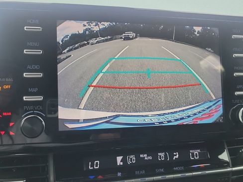 Used 2023 Toyota Sienna XSE FWD image 18