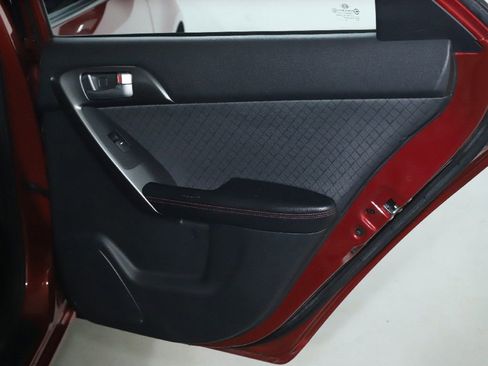 Used 2010 Kia Forte SX image 32