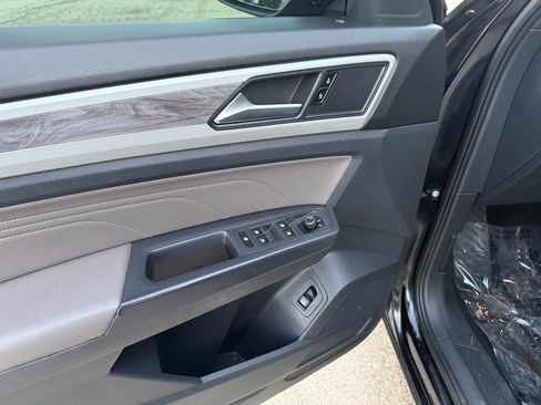 Used 2021 Volkswagen Atlas Cross Sport SE image 10